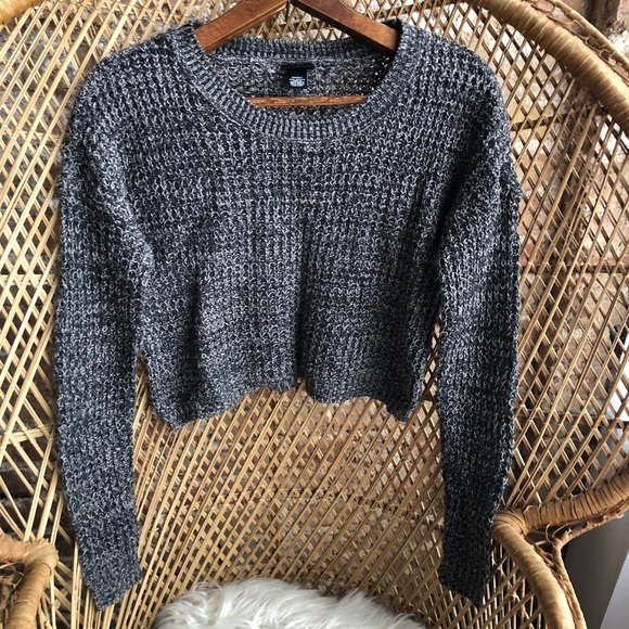 Rue 21 crop sweater - Picture 1 of 3